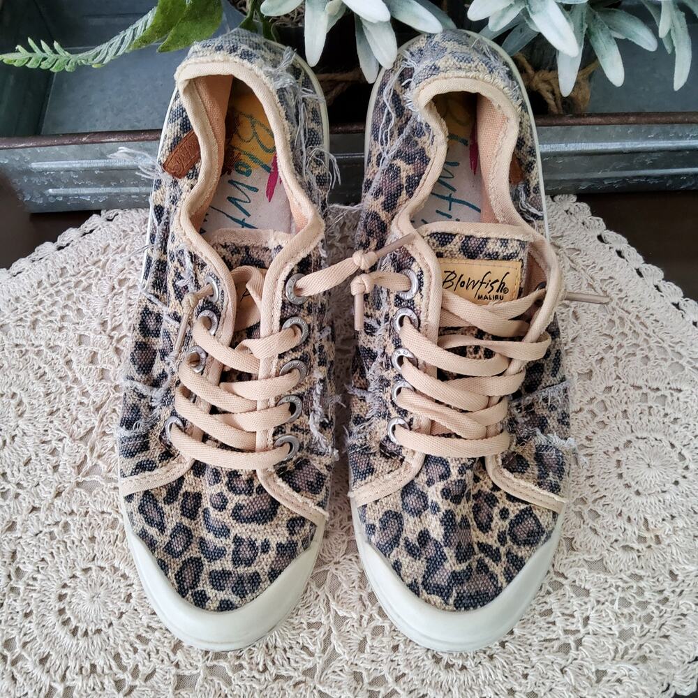 Blowfish Women's 7.5 Slip On No Tie Animal Print Sneakers